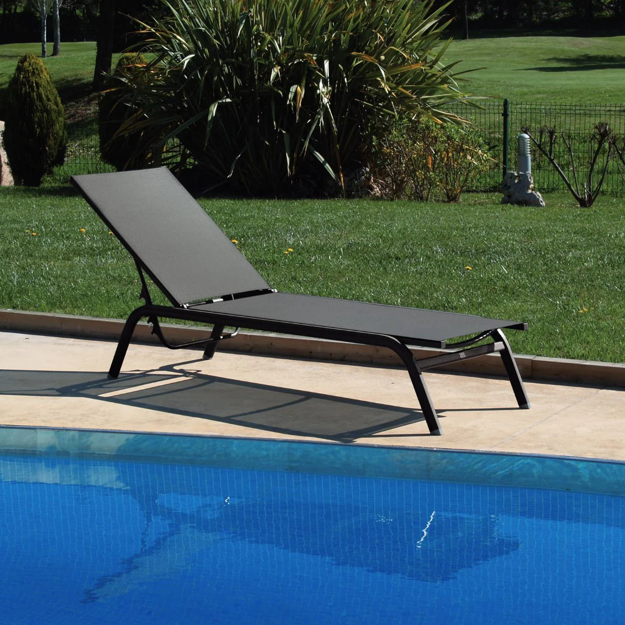 [Clearance] June Outdoor Aluminium Sun Lounger at Fortitude Valley (FTV) QLD Store Only - Image 2