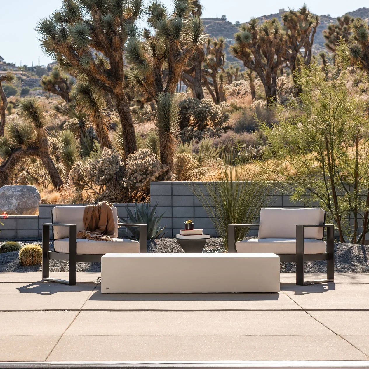 Blinde Bloc L5 Outdoor Concrete Coffee Table 165 cm - Image 3