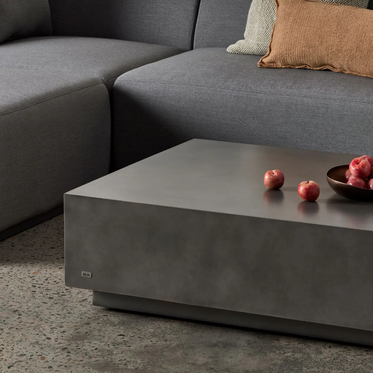Blinde Bloc L6 Outdoor Concrete Coffee Table 127 cm - Image 3