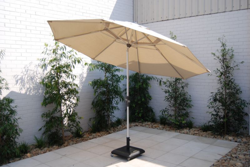 Fairlight Outdoor Centrepost Octagonal Umbrella 330 cm - Image 4