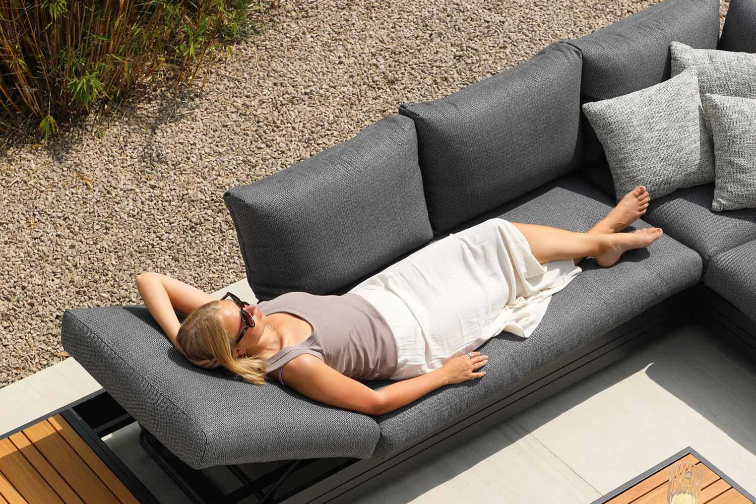 Hannover II 7 Seater Aluminium Outdoor Modular Lounge With Coffee Table - Image 22