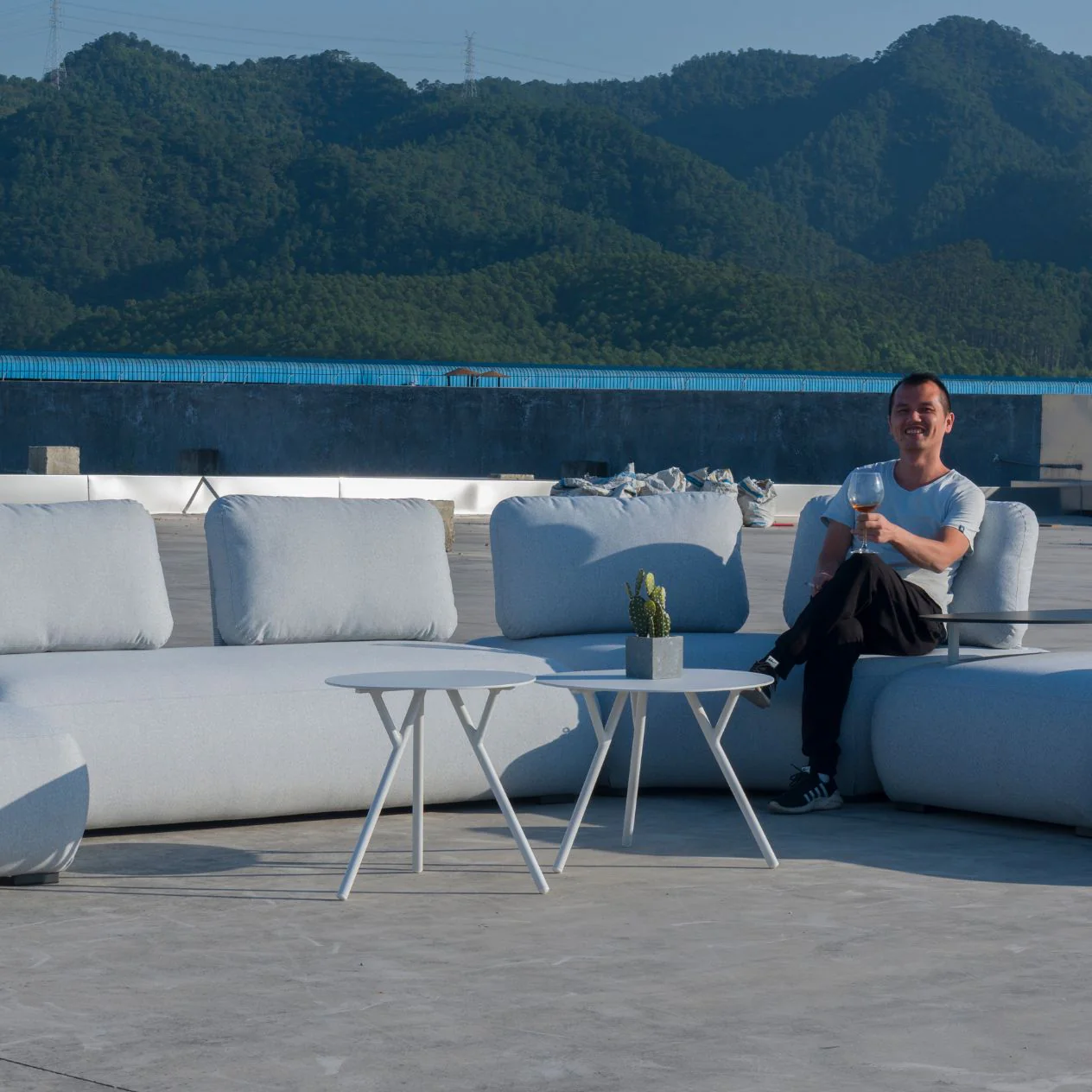 Iowa Outdoor Aluminium Round Side Table 50 cm - Image 9