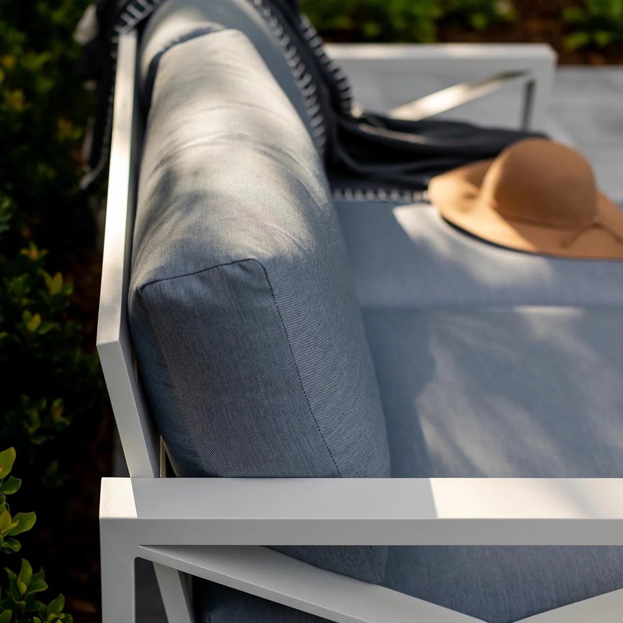 Linear 5 Seater Outdoor Aluminium Lounge - Image 13