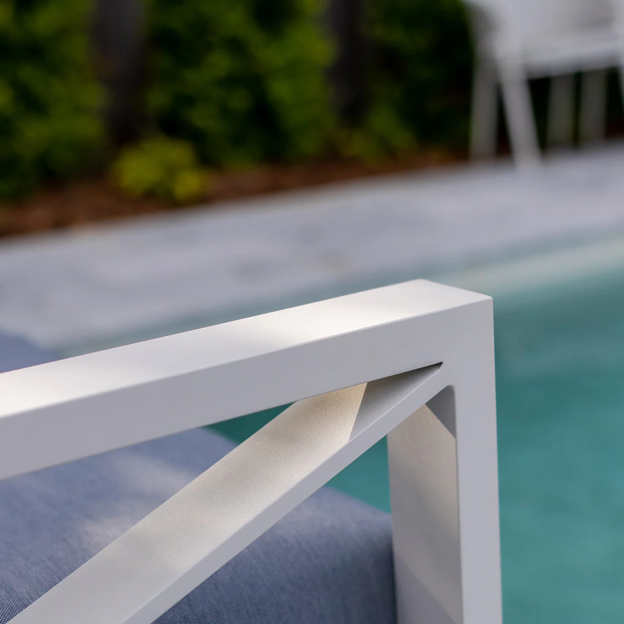 Linear 5 Seater Outdoor Aluminium Lounge - Image 18