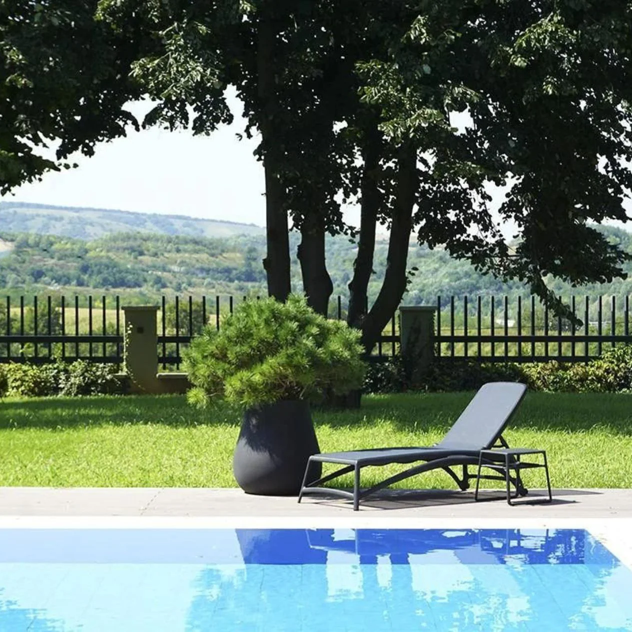 Nardi Atlantico Outdoor Resin Sun Lounger - Image 6