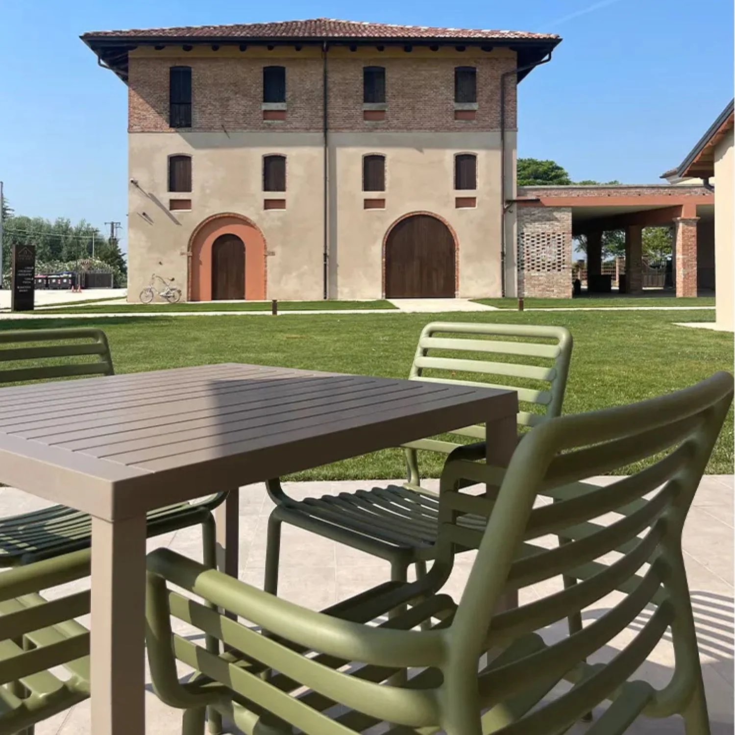 Nardi Cube Outdoor Resin Square Dining Table 80 cm - Image 4