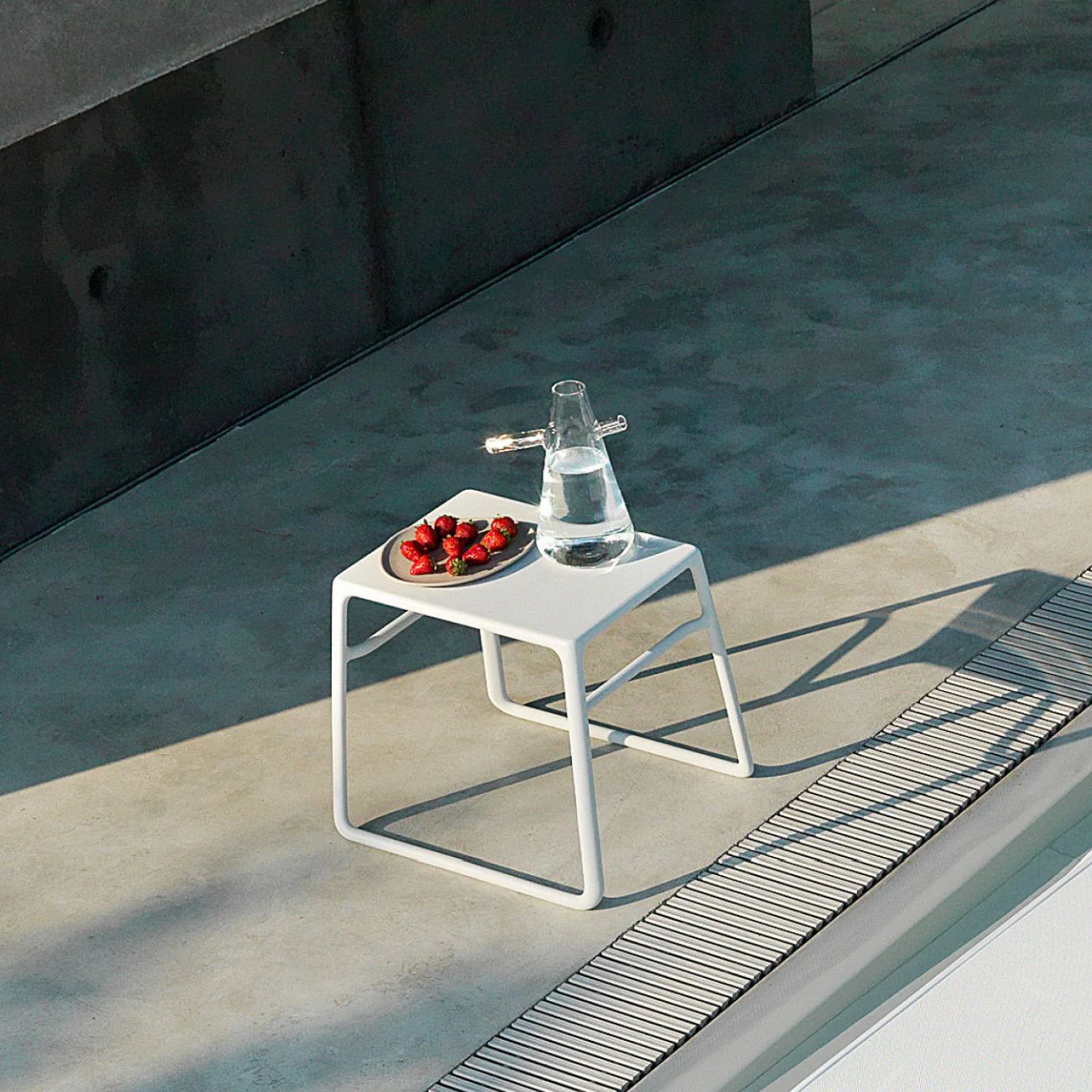 Nardi Pop Outdoor Resin Coffee Table 39.5 cm - Image 3