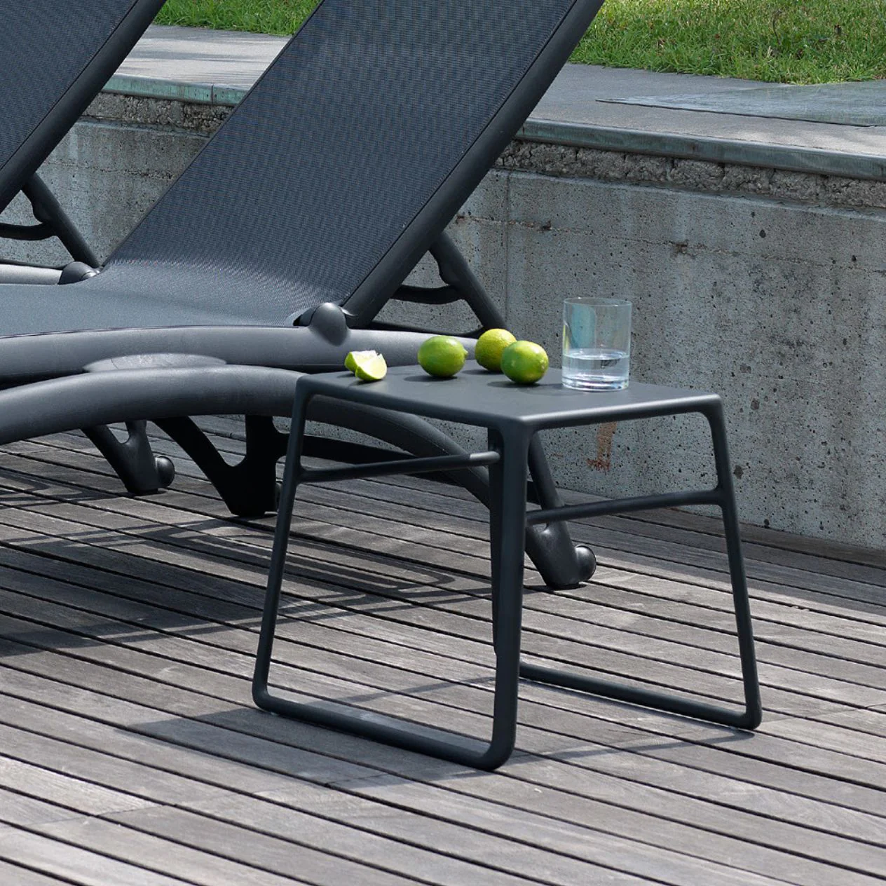 Nardi Pop Outdoor Resin Coffee Table 39.5 cm - Image 4