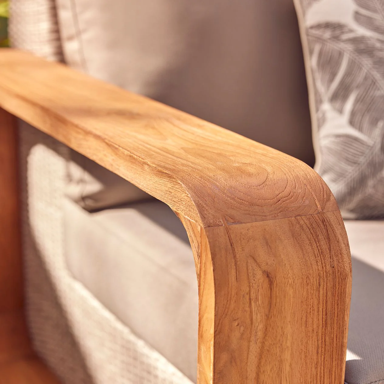 Rossland Outdoor Wicker Armchair - Image 8