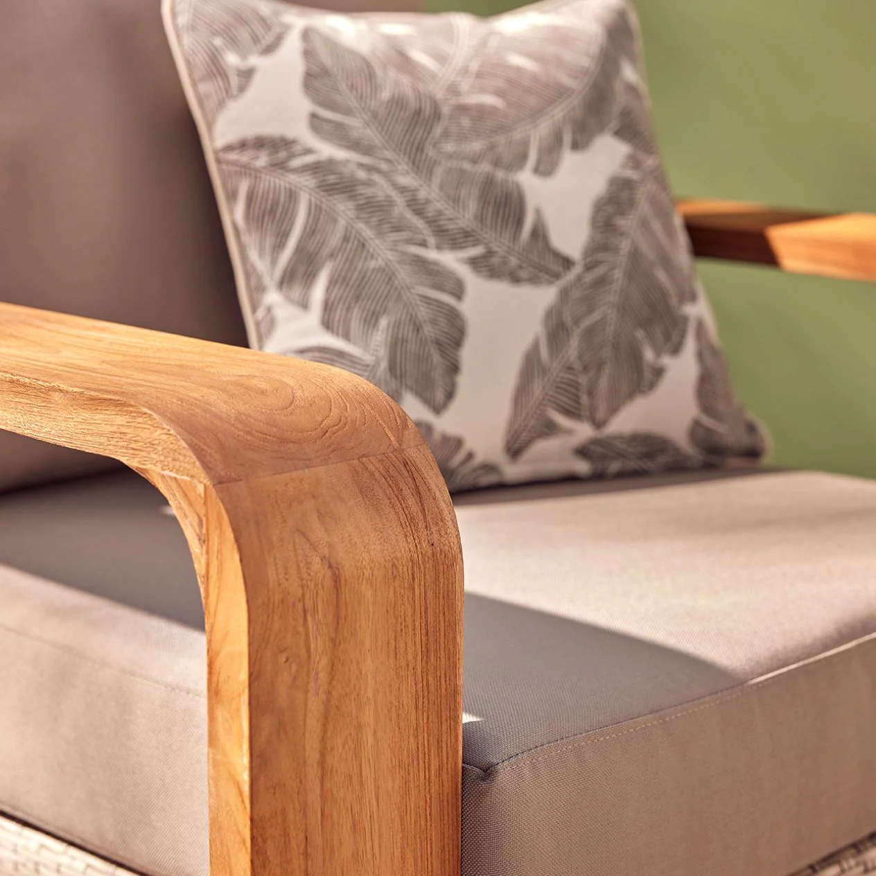 Rossland Outdoor Wicker Armchair - Image 9