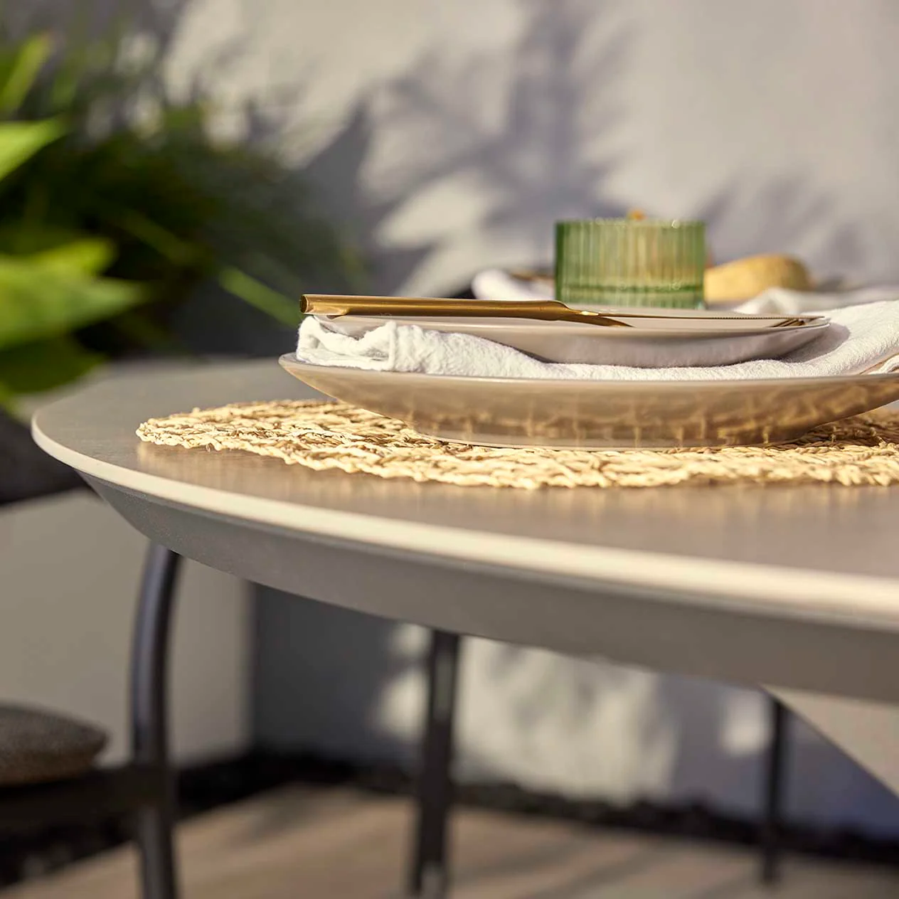 Trivento II Ceramic Outdoor Round Dining Table 130 cm - Image 2