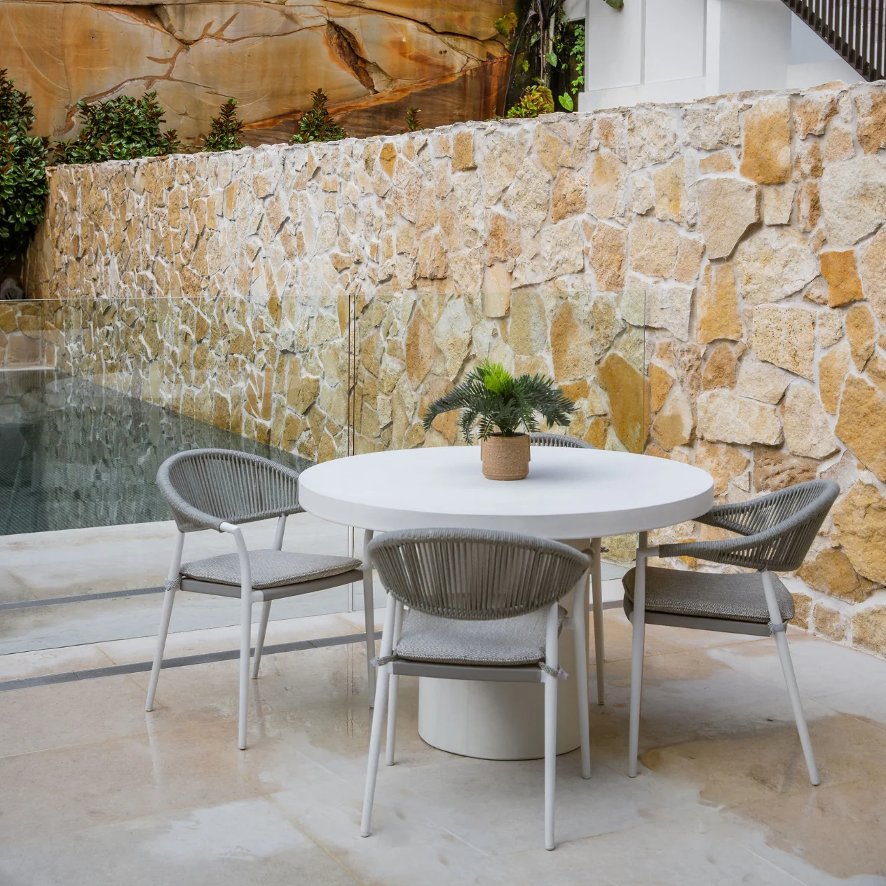 Zen Outdoor Concrete Round Dining Table 105 cm - Image 3
